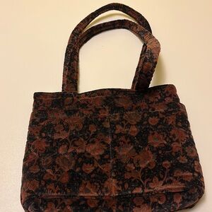 Vintage 1970s Daren’s woman’s handbag. Beautiful fall motif.